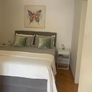 Apartment Bloom Near The, Poreč